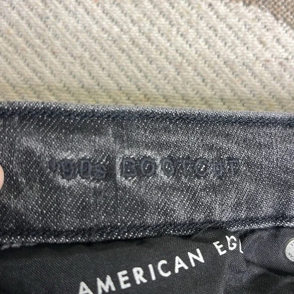 American Eagle Outfitters 90’s bootcut distressed black jeans, 8 short - Picture 10 of 13